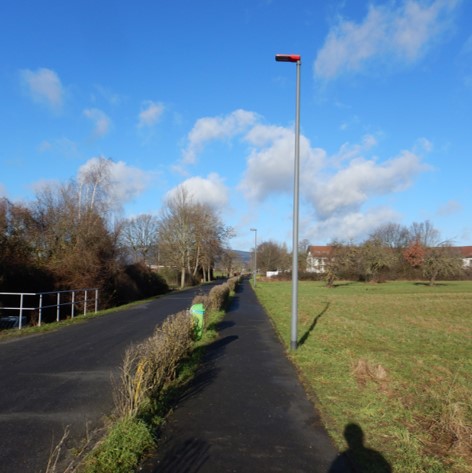 Durchgängige Beleuchtung entlang des Radweges
